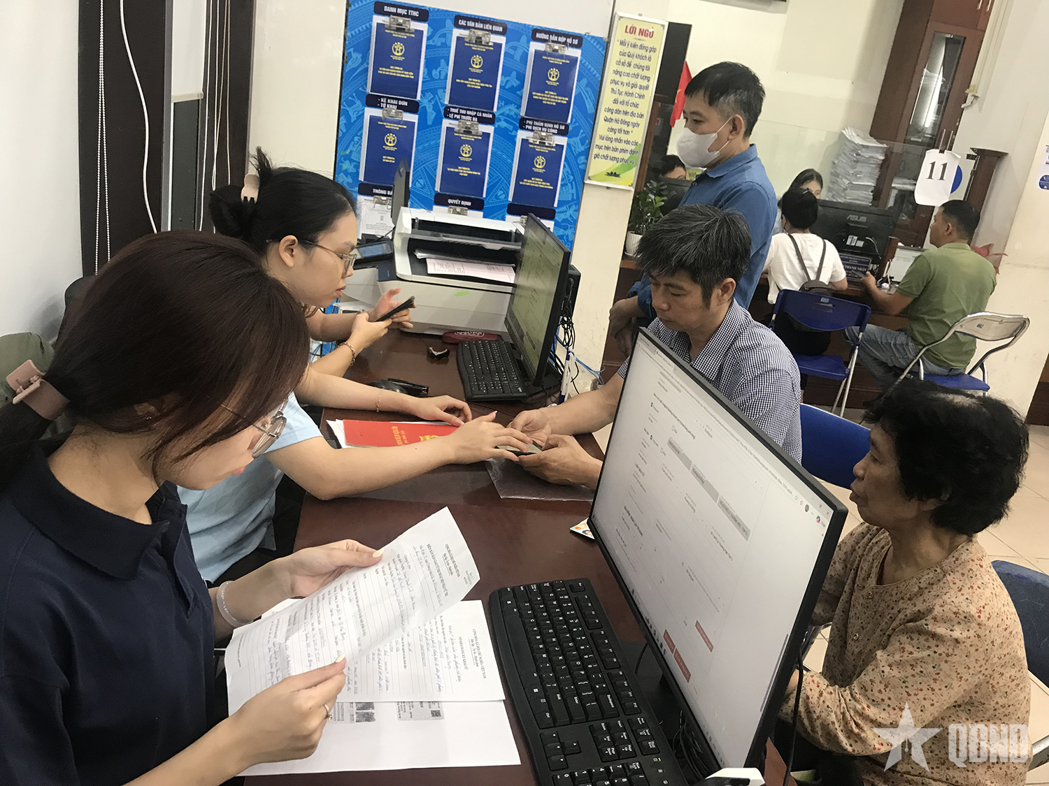 Để dịch vụ công thực sự đến gần dân
